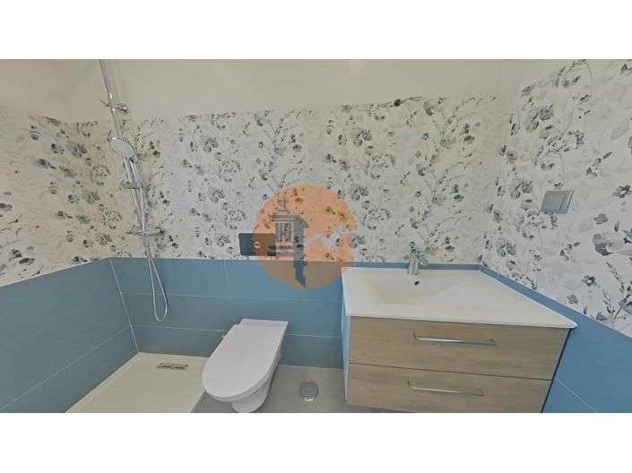 Image No.71-5 Bed House for sale