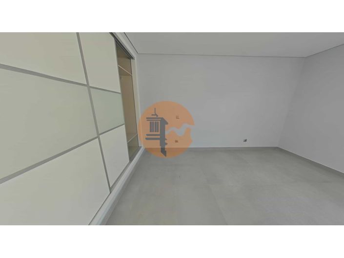 Image No.73-5 Bed House for sale