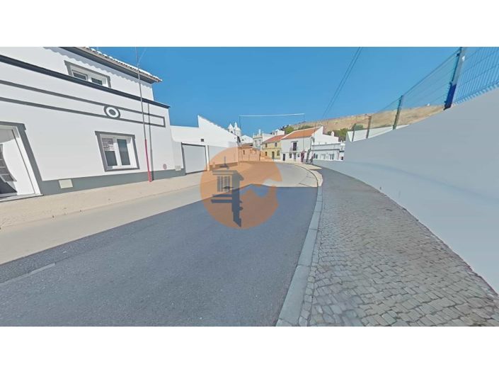 Image No.79-5 Bed House for sale