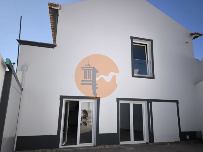 Image No.9-5 Bed House for sale