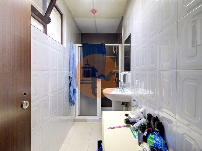 Image No.20-2 Bed Commercial for sale