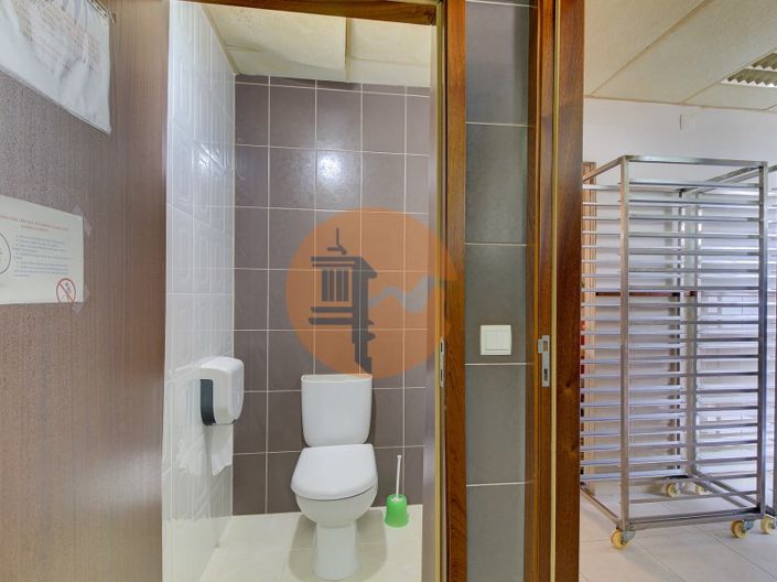 Image No.21-2 Bed Commercial for sale