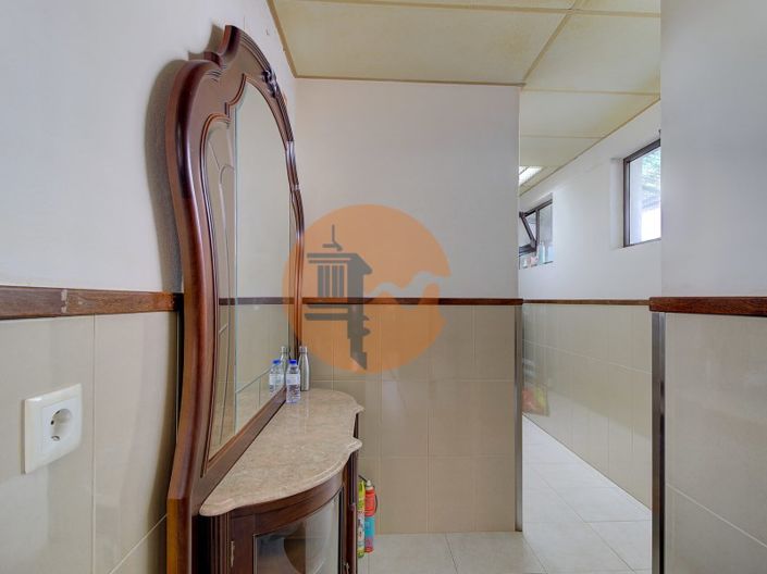 Image No.23-2 Bed Commercial for sale