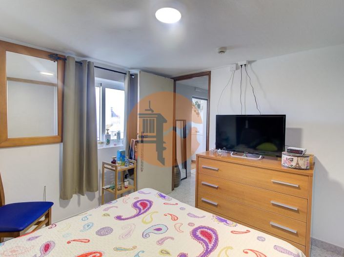 Image No.41-2 Bed Commercial for sale