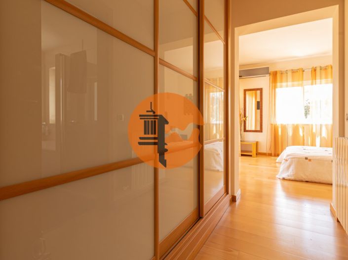 Image No.13-3 Bed House for sale