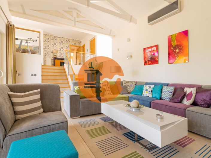 Image No.26-3 Bed House for sale