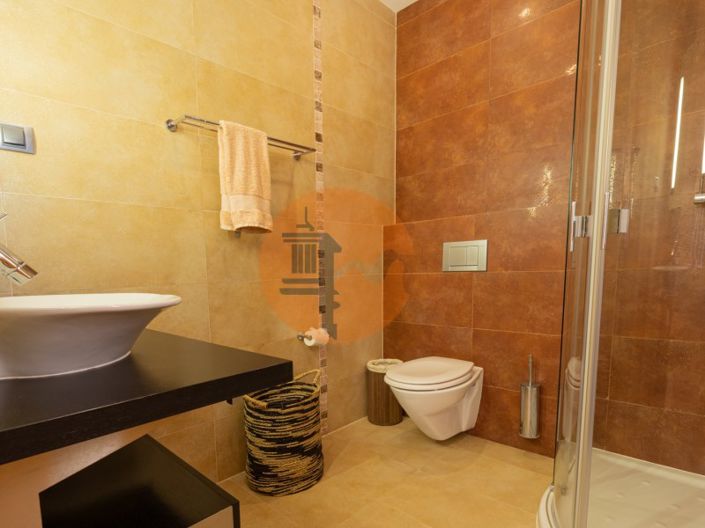 Image No.32-3 Bed House for sale