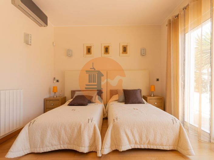 Image No.35-3 Bed House for sale