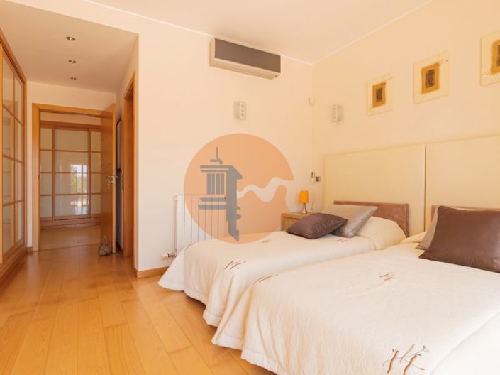 Image No.36-3 Bed House for sale