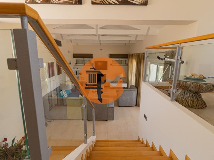 Image No.42-3 Bed House for sale