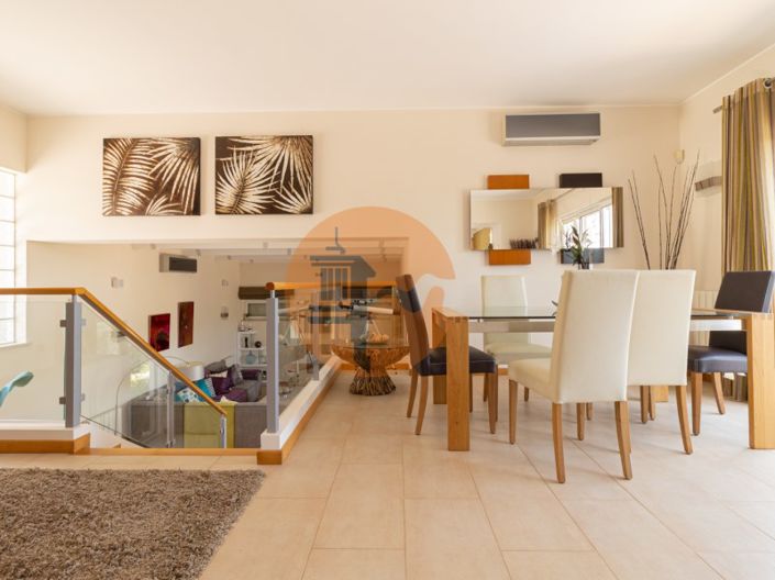 Image No.9-3 Bed House for sale