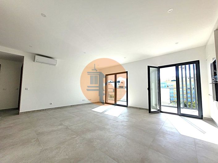 Image No.19-2 Bed Apartment for sale