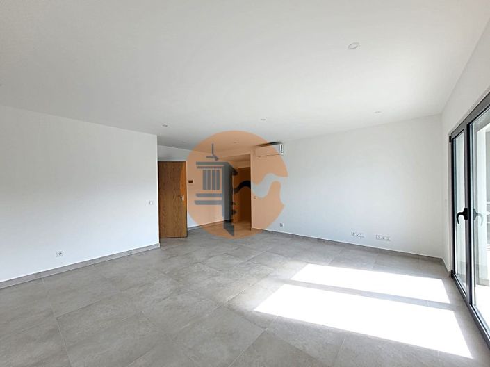 Image No.21-2 Bed Apartment for sale