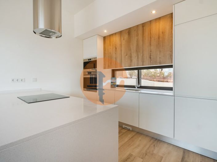 Image No.16-2 Bed House for sale