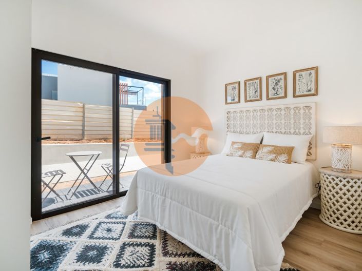 Image No.21-2 Bed House for sale