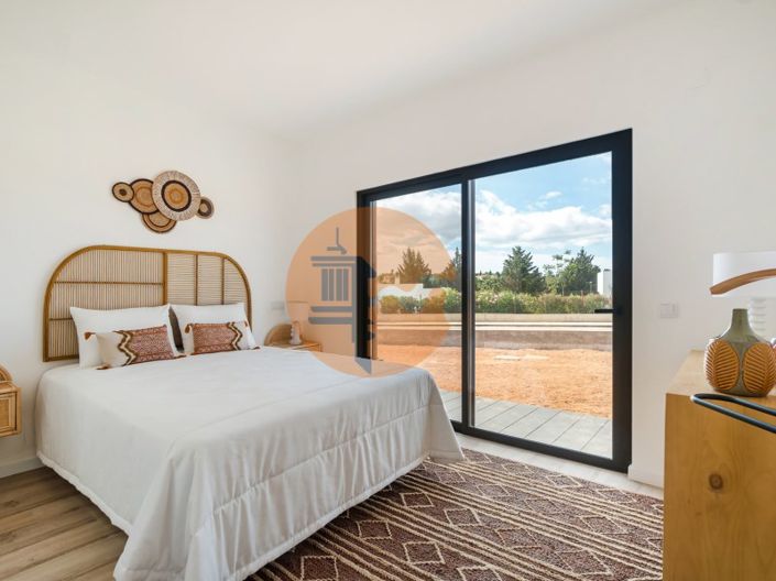 Image No.22-2 Bed House for sale