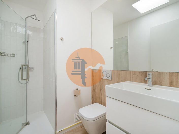 Image No.25-2 Bed House for sale