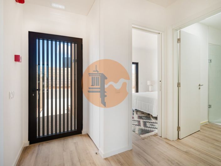 Image No.7-2 Bed House for sale