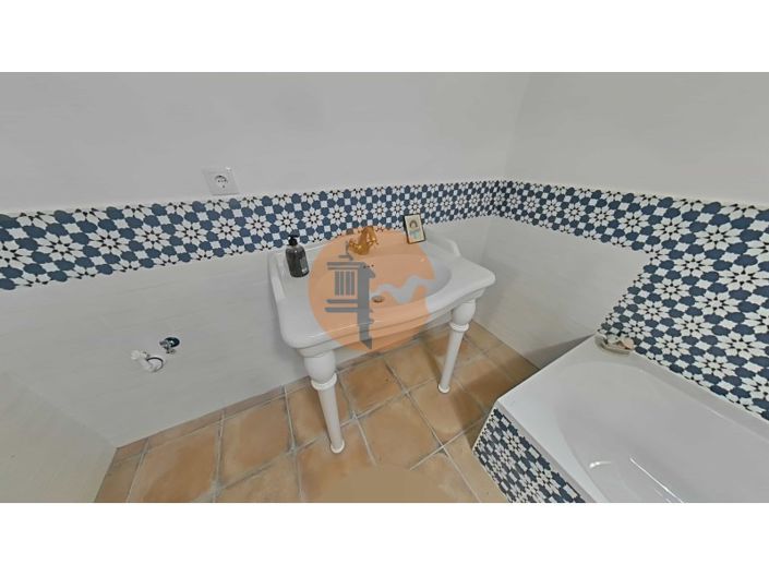 Image No.34-1 Bed House for sale