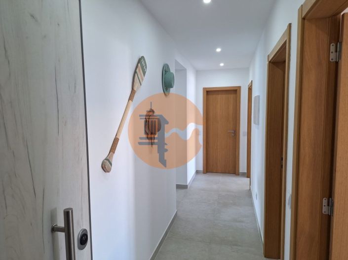 Image No.33-2 Bed Apartment for sale