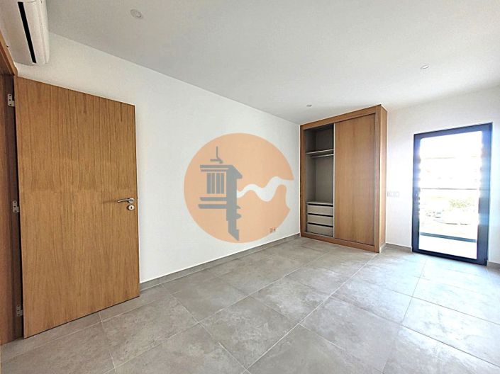 Image No.24-2 Bed Apartment for sale