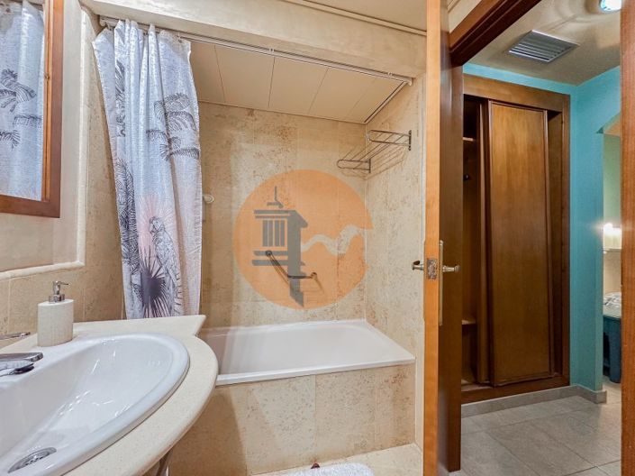 Image No.19-2 Bed Apartment for sale