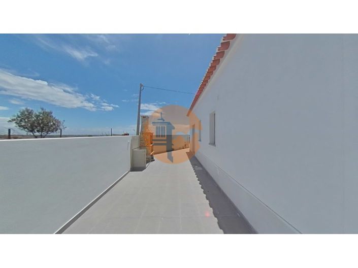 Image No.21-3 Bed House for sale