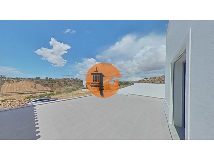 Image No.24-3 Bed House for sale