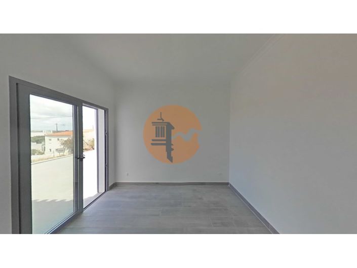 Image No.26-3 Bed House for sale