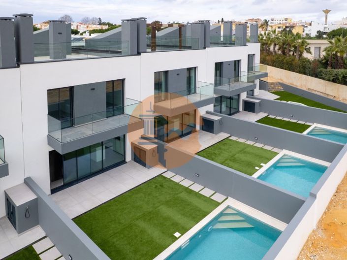 Image No.26-4 Bed House for sale