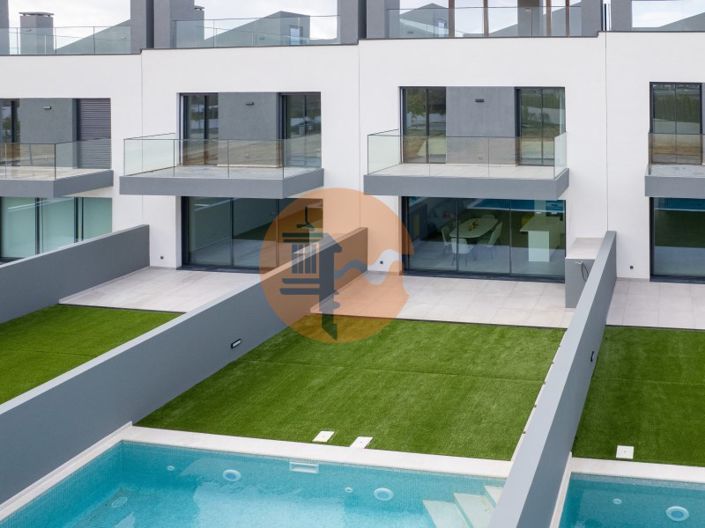 Image No.30-4 Bed House for sale