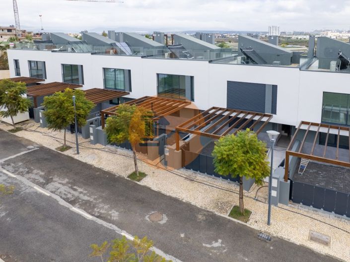 Image No.31-4 Bed House for sale