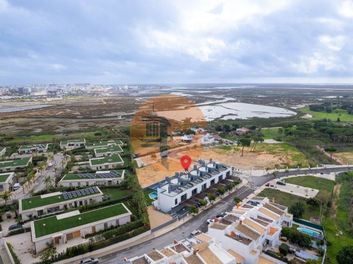 Image No.32-4 Bed House for sale