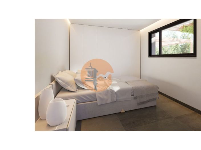 Image No.26-4 Bed House for sale