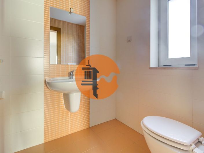 Image No.20-4 Bed House for sale