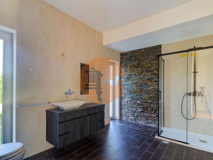 Image No.33-4 Bed House for sale