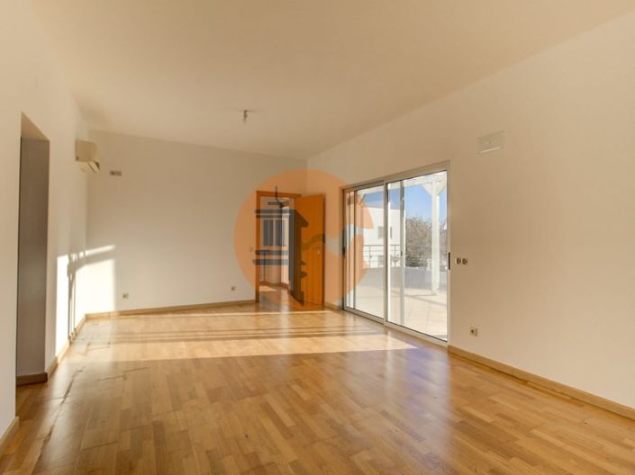 Image No.35-4 Bed House for sale