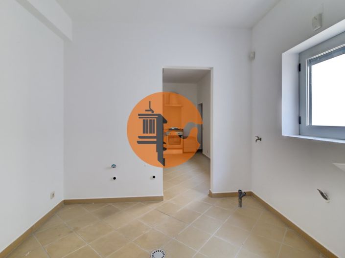 Image No.40-4 Bed House for sale