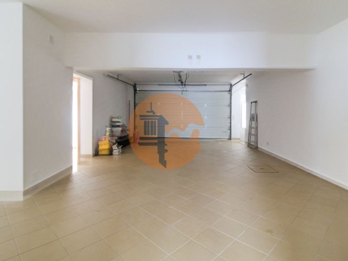 Image No.42-4 Bed House for sale