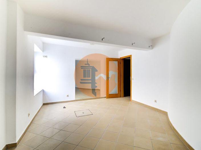 Image No.44-4 Bed House for sale