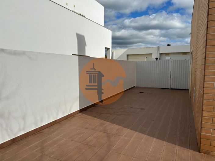 Image No.102-5 Bed House for sale