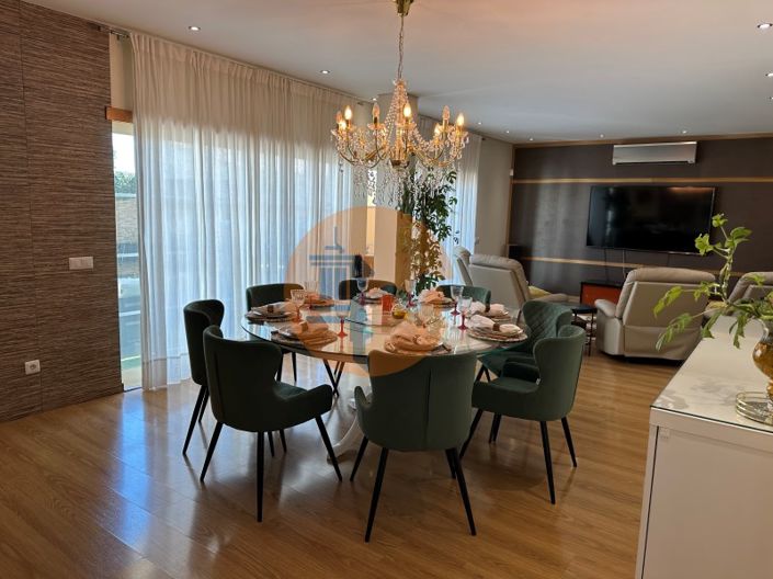 Image No.26-5 Bed House for sale