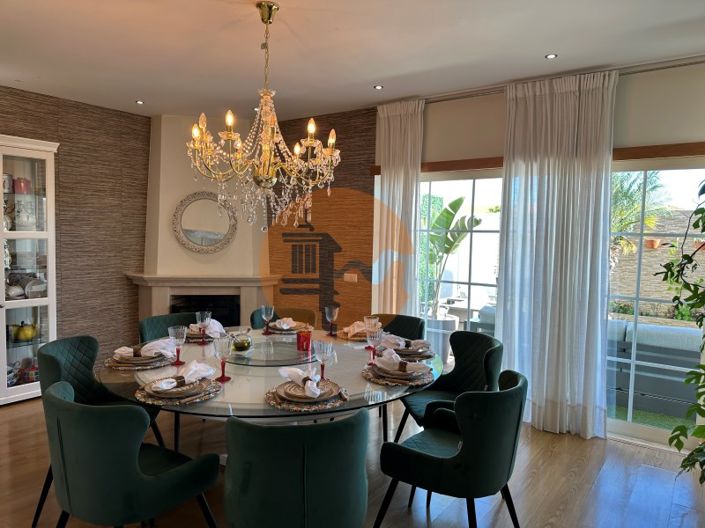 Image No.28-5 Bed House for sale