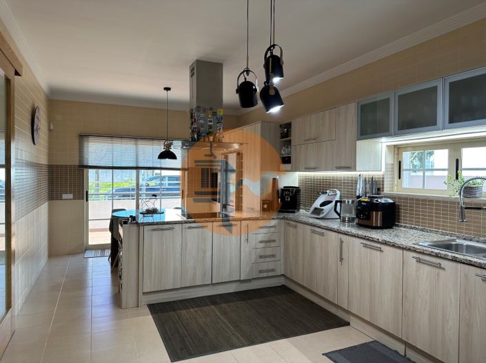 Image No.31-5 Bed House for sale