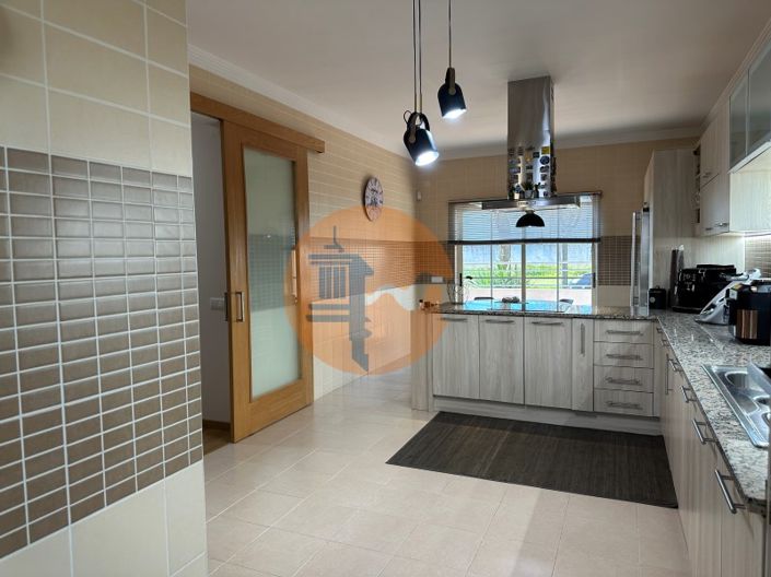 Image No.34-5 Bed House for sale