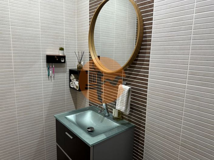 Image No.46-5 Bed House for sale