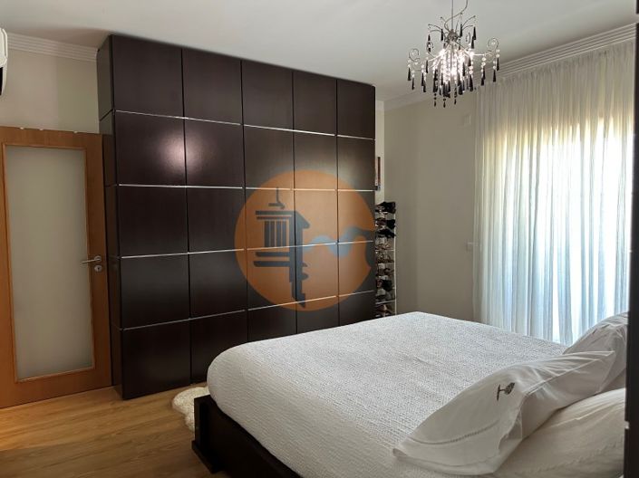 Image No.49-5 Bed House for sale