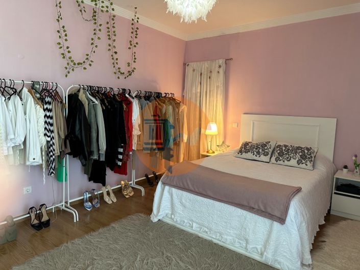 Image No.54-5 Bed House for sale