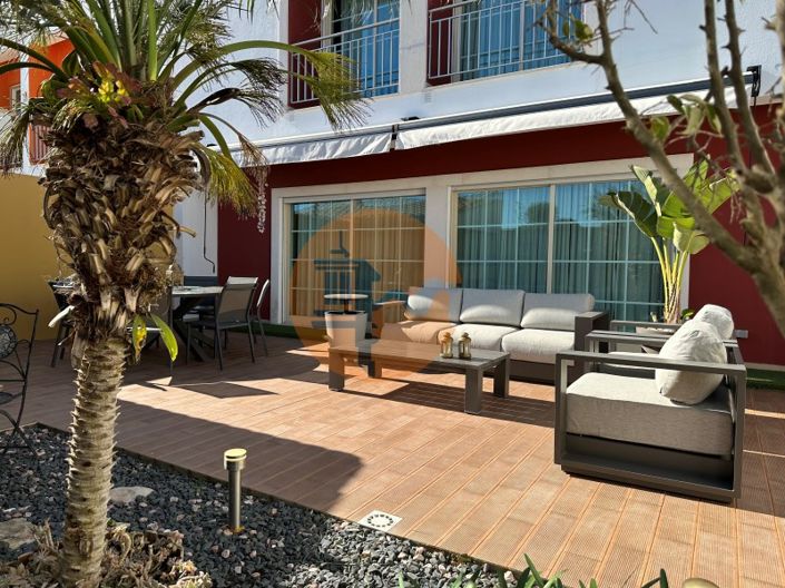 Image No.1-5 Bed House for sale