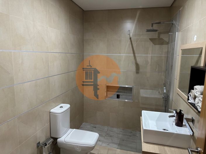 Image No.62-5 Bed House for sale